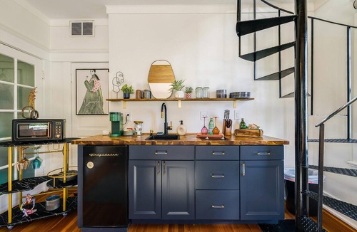 Staunton Apartment | Downtown Funk: Walkable, Modern Loft
