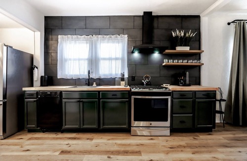 Moline House | Downtown Landing: Extended Stays and Relocations