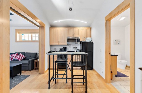 Historic Rapid City Condo | Downtown Rapid City 1BR Historic Suite w/Fireplace