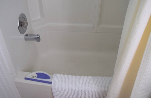 Rehoboth Beach House | Downtown Rehoboth Beach 3 Bedroom Cottage w/ Parking/Porch
