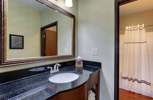 Sioux City Hotel | Downtown Sioux City Stay | Extended Stay King Suite w/Kitchen & Living area
