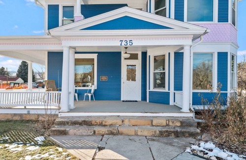 Spearfish House | Downtown Victorian - 5 King Beds