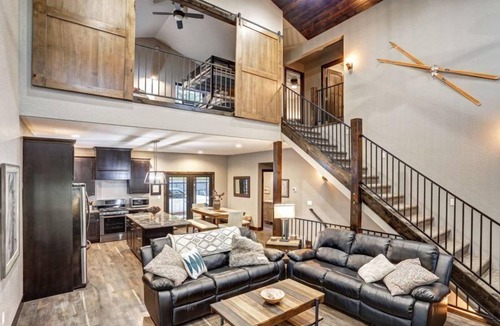 Lead House | Dream Catcher- Spacious Rooms & Views- Sleeps 18