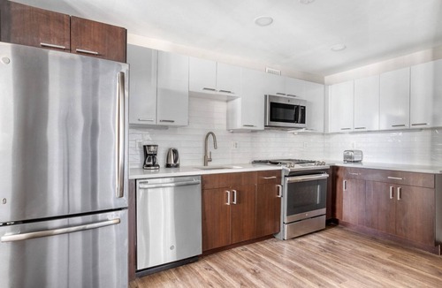Crystal City Apartment | Dreamy Crystal City 2BR w/Gym & Concierge, steps to Metro, by Blueground