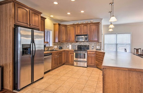 Winnsboro House | Dreamy Ridgeway Home w/Grill on Lake Wateree!