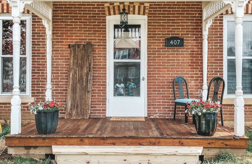Monona House | Driftless Manor Getaway