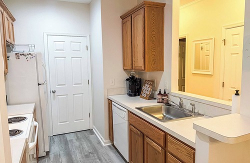 Villages of Five Points Condo | Driftwood Dreams - 2BR, 2BA - SLEEPS 4 - DOG FRIENDLY