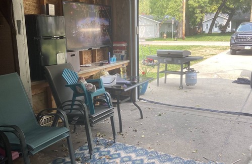 Clear Lake Cabin | Driveway for Boat Trailers. Walking Distance to Downtown, Beach, The Surf!