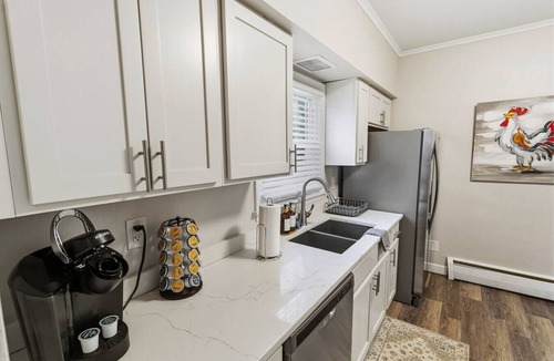 Libertyville Apartment | DT Libertyville Home w/Arcade PacMan by Navy Base