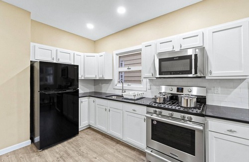 Constable Hook House | Duplex|4Min Walk to NYC Train|Gameroom|Hotub+Sauna