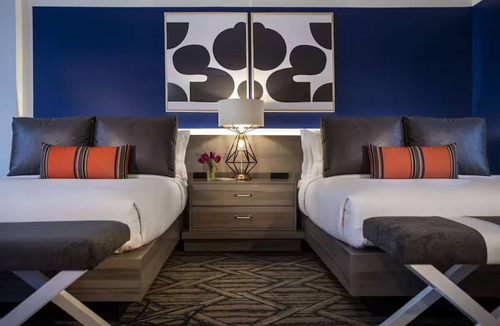 Dupont Circle Hotel | Dupont Deluxe 2 Queen Room w/Pool & Gym