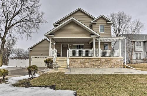 Eagan House | Eagan Home w/Porch - 5 Mi to Mall of America!