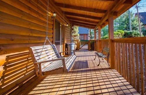 Sevierville Cabin | Eagle's Nest Summary:
