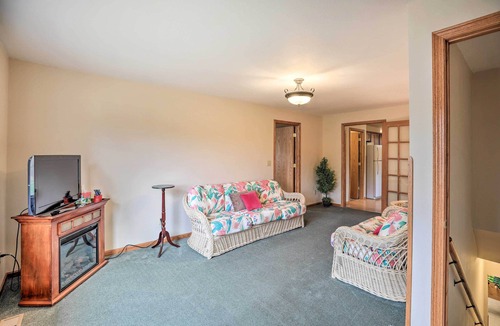Crofton House | 'Eagles View' w/Game Room - Walk to River!