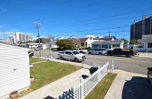 Little Salisbury House | East Biscayne 8803-Bayside 90th St, Free WiFi, W/D, AC
