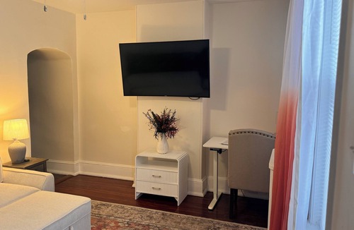 North Philadelphia Apartment | East Falls 1BR King Bed Free Parking Near Center City