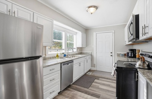 Crestline Heights House | East Lake Cottage - Close to Airport