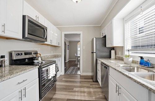 Crestline Heights House | East Lake Cottage - Close to Airport