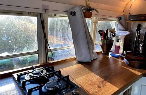 Grandview Villa | Eccentric Converted Bus, Perfect for a Tennessee Vacation