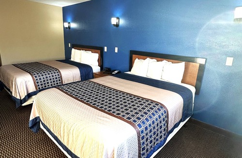 Norfolk Hotel | Eco-Lux Inn