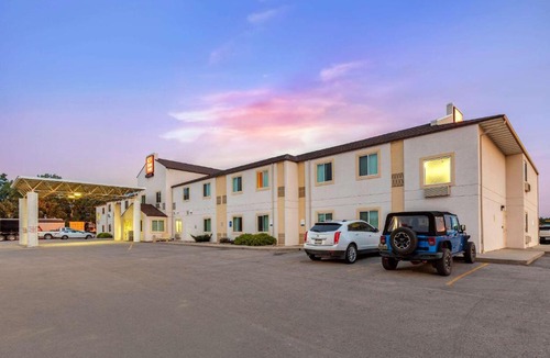 Belle Fourche Cabin | Econo Lodge Belle Fourche