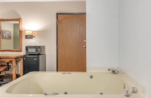 Custer Hotel | Econo Lodge Custer - Crazy Horse Area