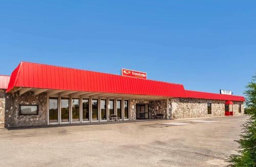 Brookings Hotel | Econo Lodge Inn & Suites Brookings