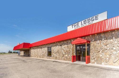 Brookings Hotel | Econo Lodge Inn & Suites Brookings