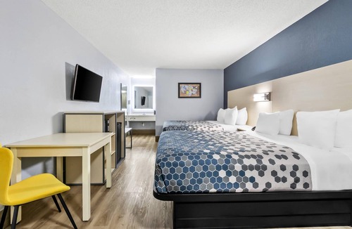 Cayce Hotel | Econo Lodge Inn & Suites Cayce I-26 Airport
