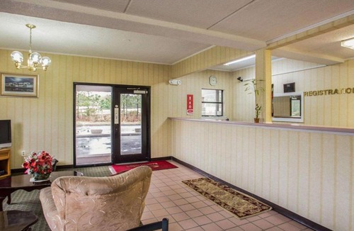 Lugoff Hotel | Econo Lodge Inn & Suites Lugoff