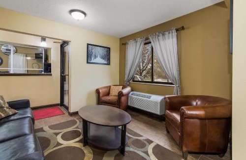 Yankton Hotel | Econo Lodge Inn & Suites Yankton