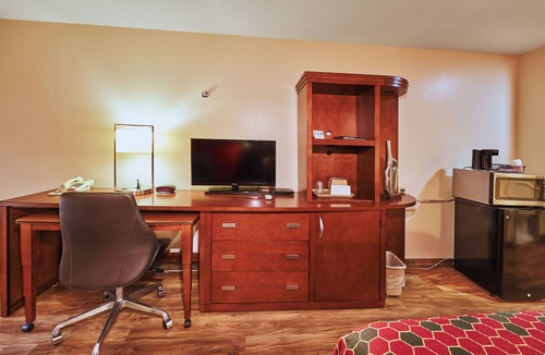 Maquoketa Hotel | Econo Lodge Maquoketa