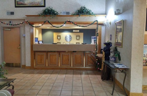 Newport Hotel | Econo Lodge