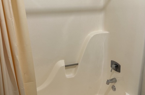 Garnett Hotel | Economy Inn