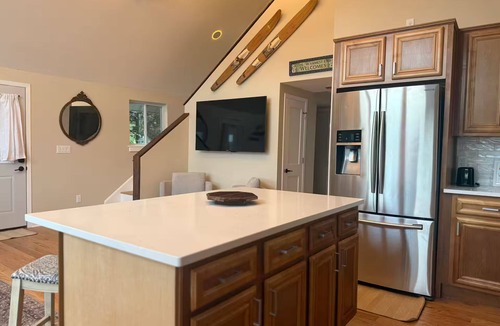 Milton House | Edgewater Escape