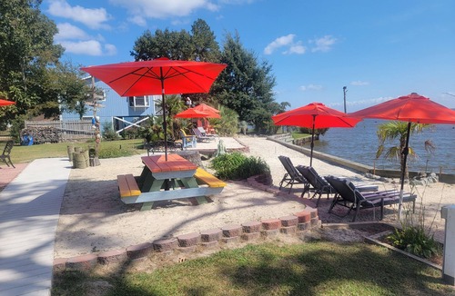 Hertford Apartment | Edgewater Pirates Den Beautiful Water Front. 1 bedroom, bath, Water front fun