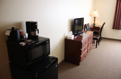 Fairbury Hotel | Edgewood Hotel & Suites