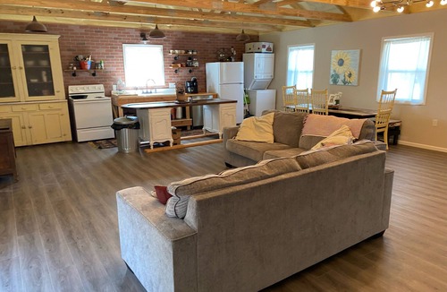 Edina Cabin | Edina Missouri New Cabin in Rural Area