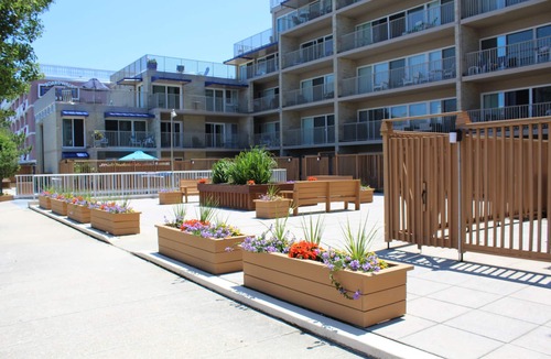 Rehoboth Beach Condo | Efficiency with tropical coastal decor!