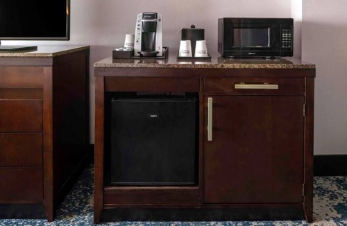 Bethesda Hotel | Elegant Bethesda Pet Friendly Stay Near NIH, Metro And Downtown DC