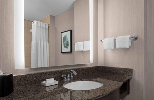 Bethesda Hotel | Elegant Bethesda Pet Friendly Stay Near NIH, Metro And Downtown DC