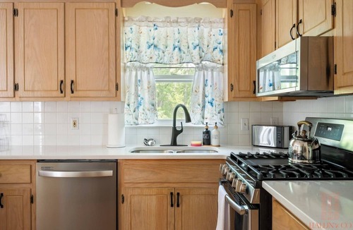 Lynchburg House | Elegant Home | Main-Level Master + Secluded Yard