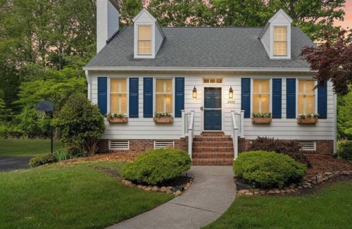 Lynchburg House | Elegant Home | Main-Level Master + Secluded Yard