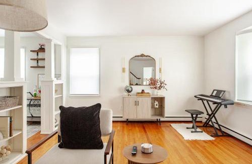 Wilmington House | Elegant Spacious Retreat Perfect For Families