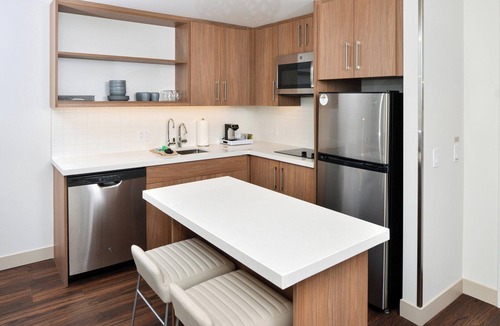 Leawood Hotel | Element by Marriott Overland Park