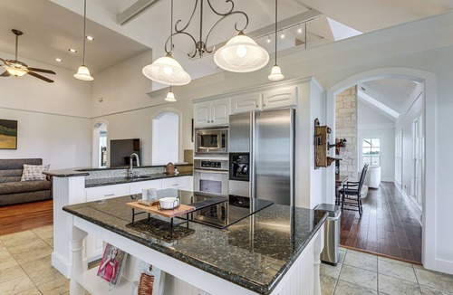 Milam County House | Elevated Farmhouse Getaway in Thorndale