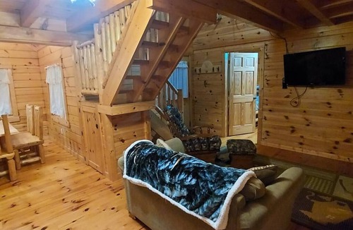 Moravia Cabin | Elk - Sleeps up to 6