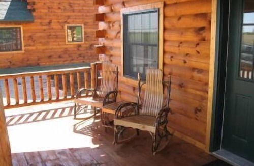 Moravia Cabin | Elk - Sleeps up to 6