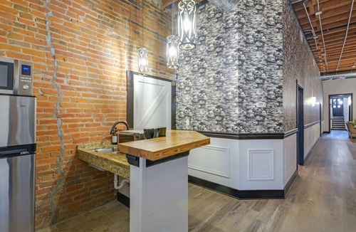 Galena Apartment | Elle & Beck`s 2 story suite