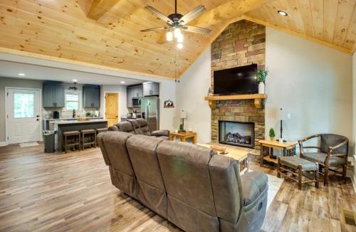 Ellijay House | Ellijay Retreat w/Access to Community Pools!